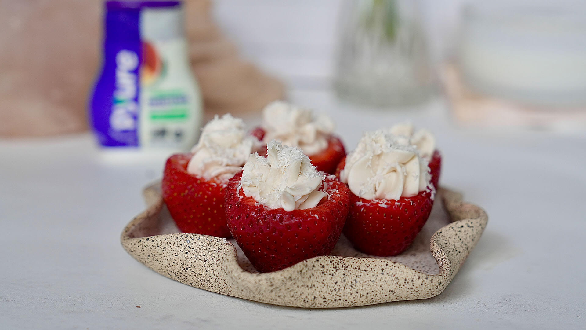 Low-Sugar Stuffed Strawberries with Cream Cheese and Coconut with Pyure Simply Sweet